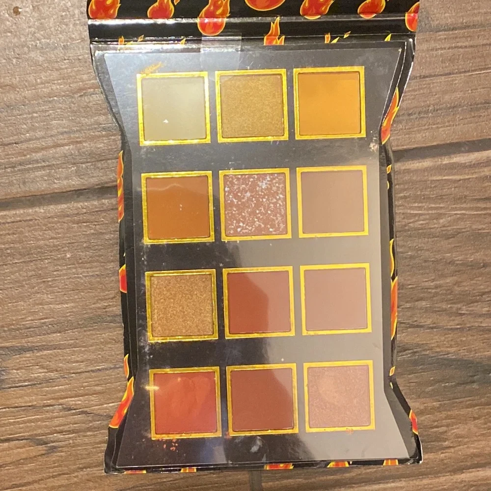 Cheetos Flamin Hot Eyeshadow Palette